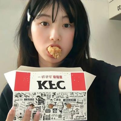 娇憨女郎